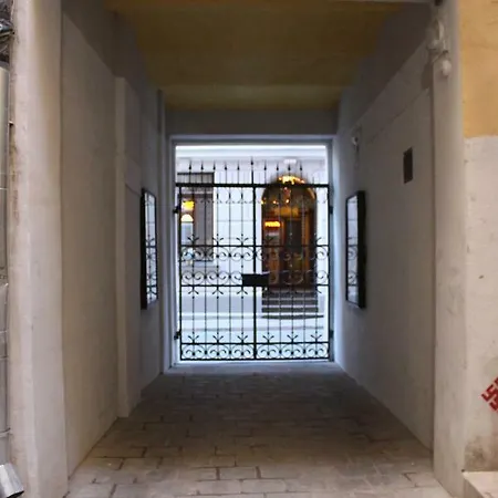 Apartman Old Cinema Loft Adelin *