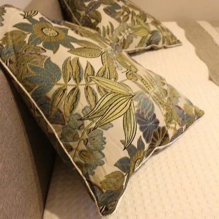 Old Cinema Loft Adelin Апартаменты Рига